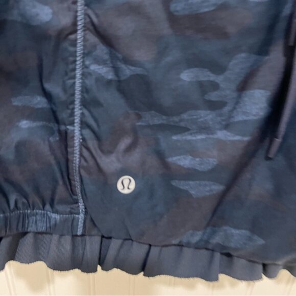 Lululemon 12 Spring Fling Jacket able Camo - Picture 4 of 6